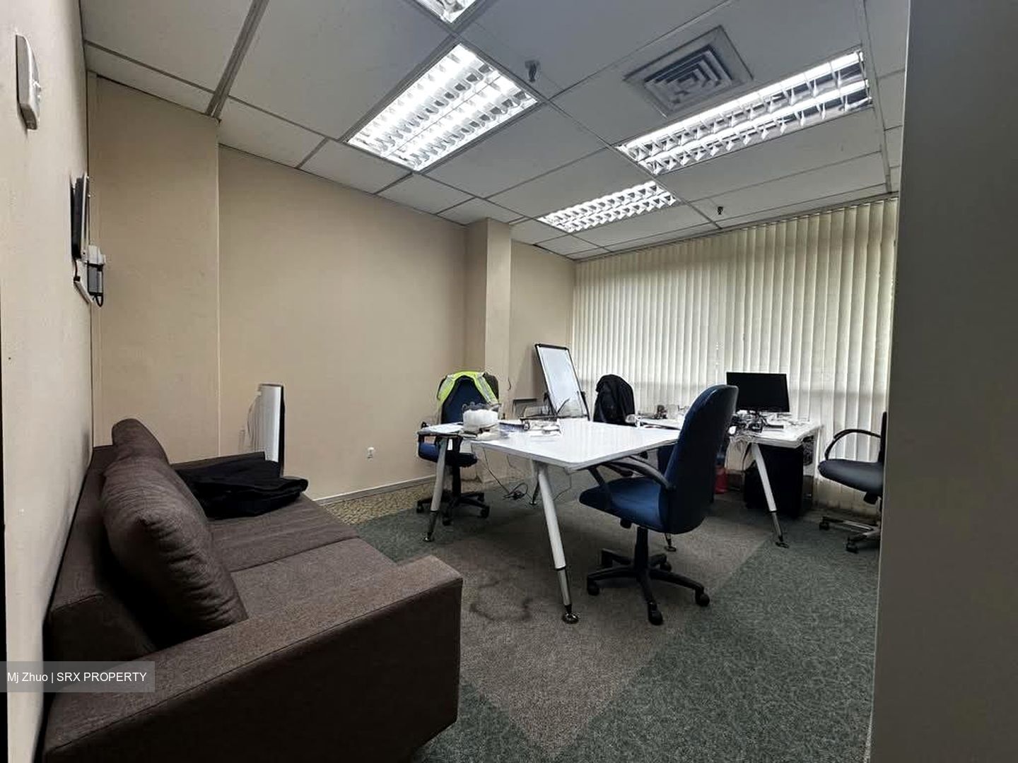 Manhattan House (D3), Office #588594471
